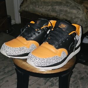 Nike Air Safari Eletric/ 11M/ Burnt Orange and Black Sneakers